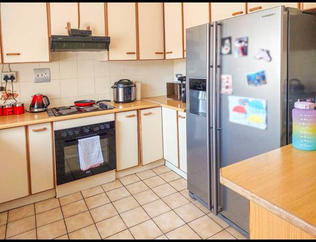 3 BEDROOM APARTMENT FOR SALE IN GLENHAVEN